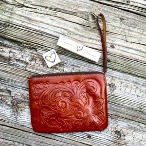 Patricia Nash
 Leather Wristlet